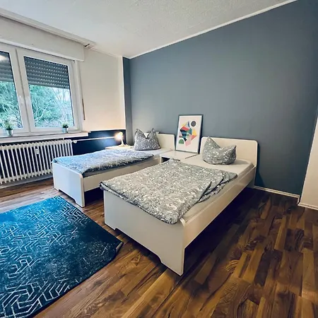Worker & Monteur - Haus Burgstadt - *