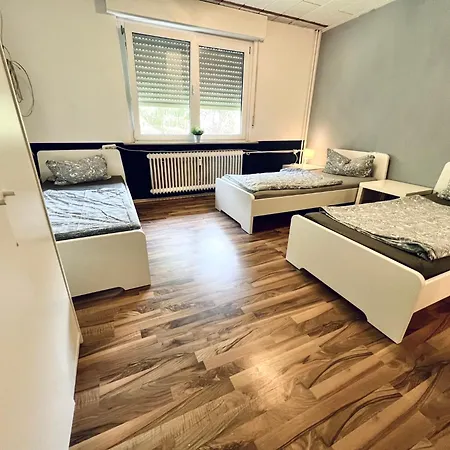 Worker & Monteur - Haus Burgstadt - *